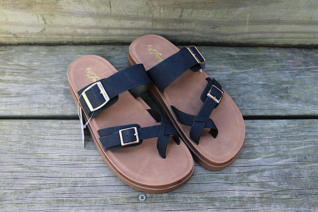 Black essential sandal