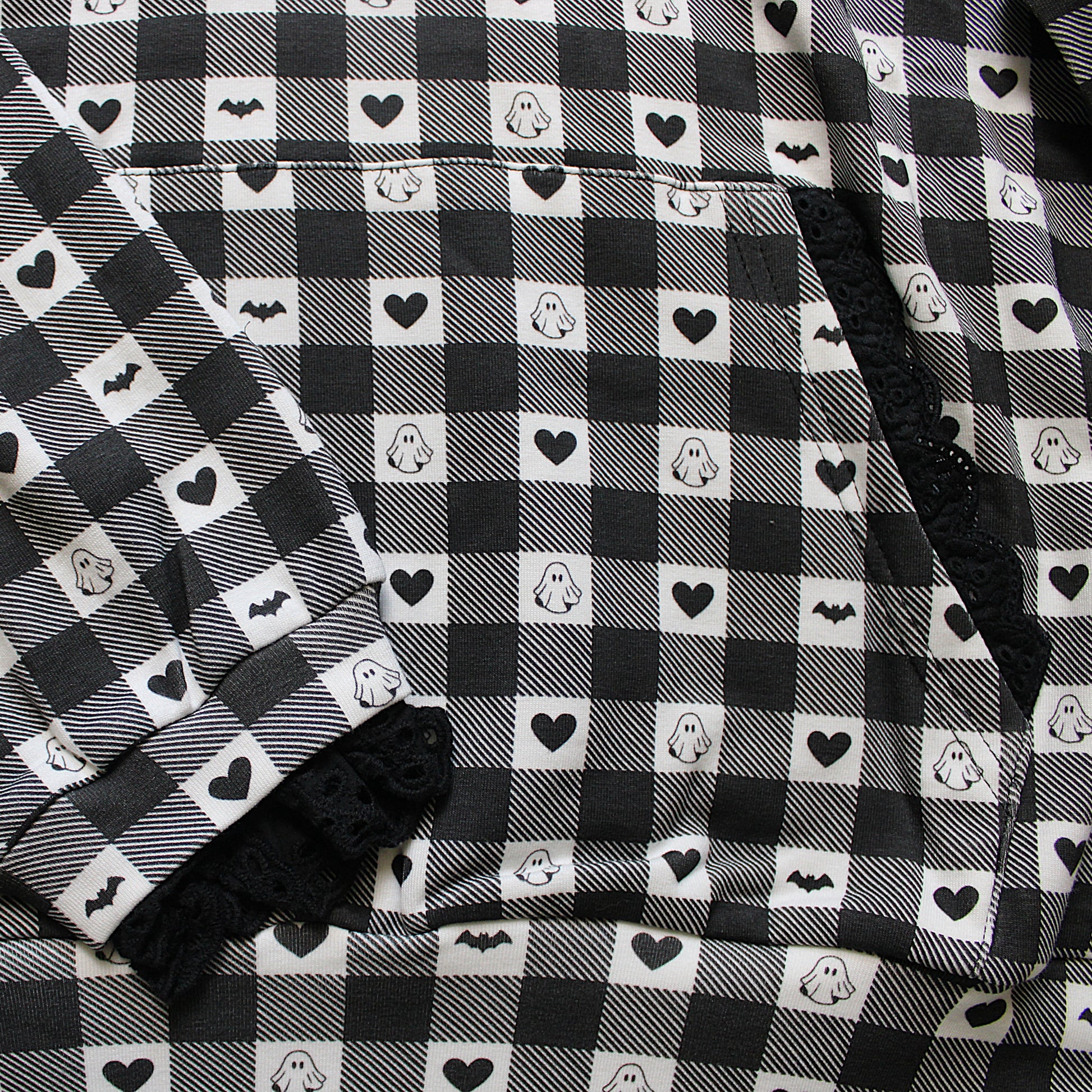 Detailed too cute to spook